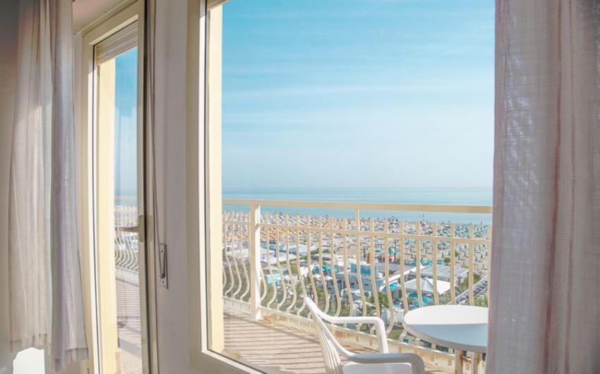 Hotel Buenos Aires Cervia Exterior foto